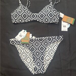 Volcom reversable black and white new with tags bikini.